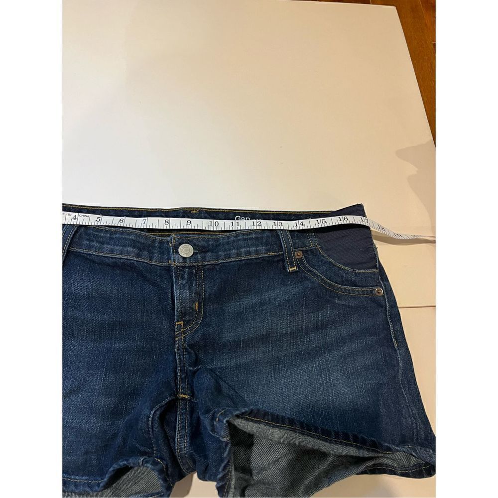 Gap Maternity Jean Shorts side stretch 6 - Picture 9 of 11